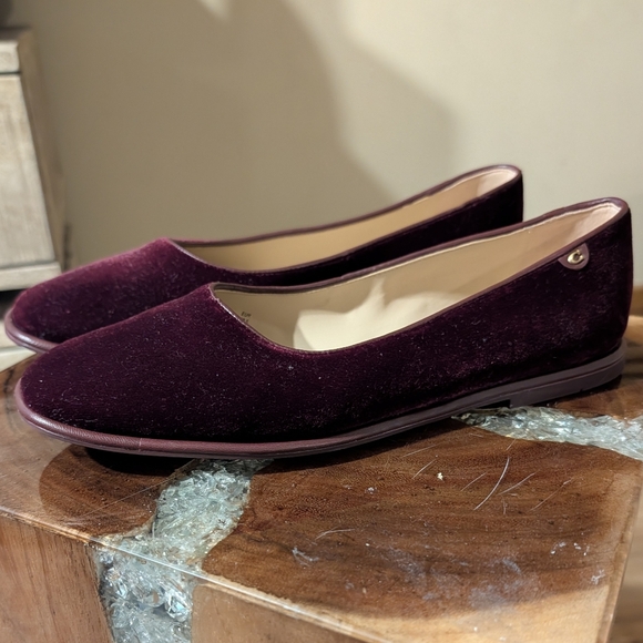 Coach Emilia Velvet Flats sz 9 in Rich Burgundy - Picture 13 of 13
